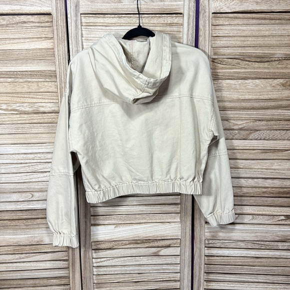 Forever 21 Cream Zip-Up Hooded Heavy Jacket Size Small - Picture 6 of 6